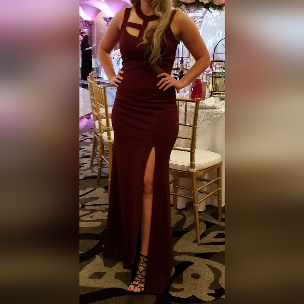 Beautiful Burgundy Front Slit Dress. SIZE: 5 COLOR: Burgundy